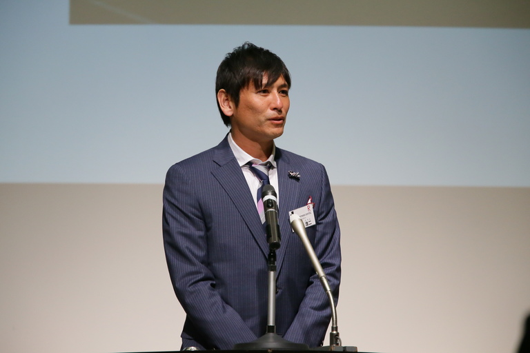 受講生からは選手ＯＢの中田浩二さん（元鹿島）をはじめ4名の方から決意表明のスピーチを頂いた