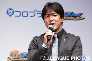 J1昇格を成し遂げた磐田の名波監督も新作ゲームをPR