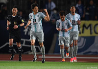 湘南が福岡に敗れ首位陥落 讃岐を下した横浜FCがトップ奪還【サマリー:明治安田J2 第14節】