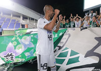 劇的勝利の松本が暫定ながら首位に返り咲く!横浜FCとの上位対決を制した東京Vが3連勝を達成【サマリー:明治安田J2 第32節】