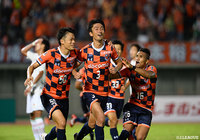 大宮が河本の劇的弾で町田に勝利!ドロー決着も勝点1を積み上げた松本が町田をかわし再び首位の座に【サマリー:明治安田J2 第33節】