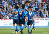 水戸が4発快勝で首位に返り咲く!敗れた福岡は、久藤監督の初陣を白星で飾れず【サマリー:明治安田J2 第17節】