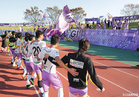 “静岡ダービー”を制した藤枝が10戦負けなしで2位をキープ!引き分けた首位・北九州との勝点差を2に縮める【サマリー:明治安田J3 第30節】