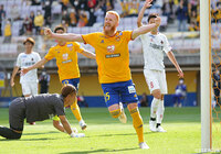 4得点快勝の仙台が2連勝で首位浮上!2-1で逃げ切った横浜FCは6試合ぶりの勝点3を獲得【サマリー:明治安田J2 第16節】