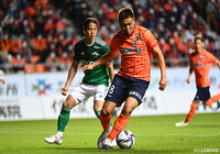 白熱の信州ダービーは両者譲らずドロー決着 横山新監督の初陣を白星で飾った岐阜が連敗を3で止める【サマリー:明治安田J3 第9節】