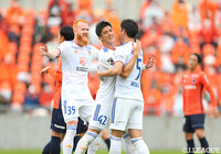 4ゴールを奪った仙台が首位の座を堅持! 横浜FCとの上位対決を制した新潟は2位に浮上【サマリー:明治安田J2 第17節】