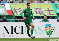 MFバスケス バイロンがプロA契約を締結【東京V】