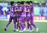 藤枝が横山の2ゴールで愛媛に快勝!鹿児島は逆転勝利で首位堅持【サマリー:明治安田J3 第15節】