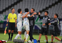 徳島が雨中の激戦を制し、8試合ぶりの勝利を掴む!敗れた東京Vは13位に後退【サマリー:明治安田J2 第27節】