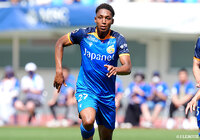 長崎よりDFモヨ マルコム強志が育成型期限付き移籍加入【藤枝】