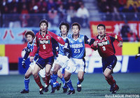 日本代表で活躍する選手たちが多く揃った一戦は白熱の展開に（第2戦）【王者の系譜 2001年 鹿島】