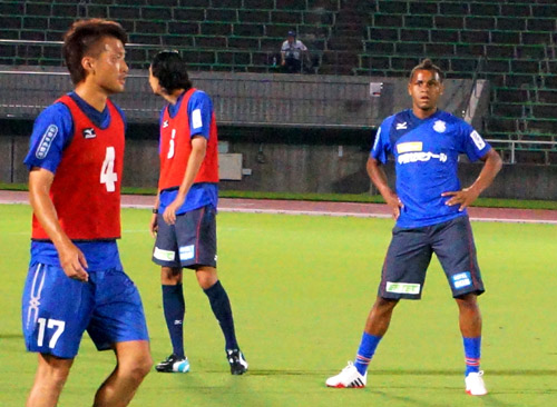 [ [ 第94回天皇杯 ラウンド16 北九州 vs 甲府 ] ] | J's GOAL | フォトニュース