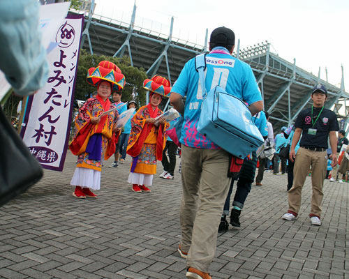 [ [ J1：第24節 鳥栖 vs 仙台 ]読谷村Prezents『でーじ、大好き！！！サガン鳥栖 みーち』 ] | J's GOAL | フォトニュース