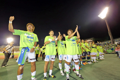 [ 湘南:9月28日（日）岐阜戦より「NONSTOP FOOTBALL」Tシャツ販売！ ] | J's GOAL | フォトニュース