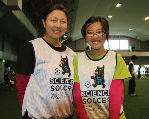 [ [ 親子で学ぶサイエンスサッカースクールin仙台 ] イベントレポートをチェック！ ] | J's GOAL | フォトニュース