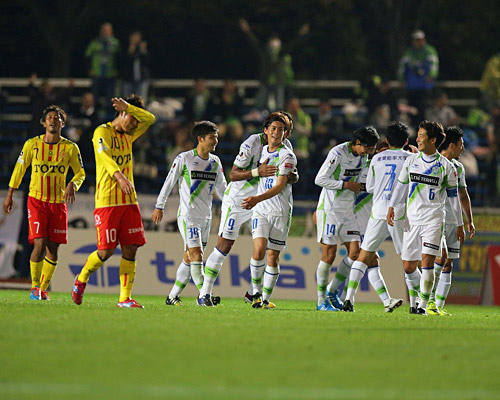 [ [ J2：第40節 北九州 vs 湘南 ] ] | J's GOAL | フォトニュース