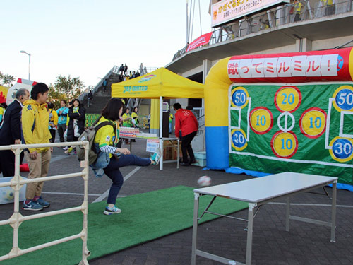 [ [ J2：第41節 千葉 vs 富山 ] ] | J's GOAL | フォトニュース
