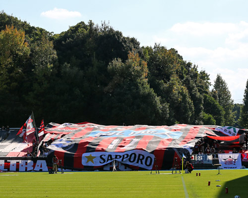 [ [ J2：第41節 福岡 vs 札幌 ] ] | J's GOAL | フォトニュース