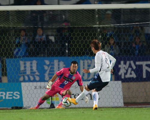 [ [ J2：第41節 湘南 vs 横浜FC ] ] | J's GOAL | フォトニュース