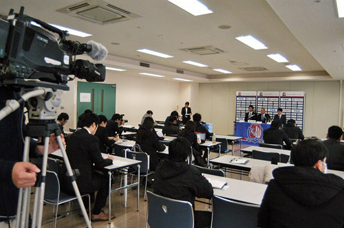 [ [富山：岸野靖之新監督 就任会見] ] | J's GOAL | フォトニュース