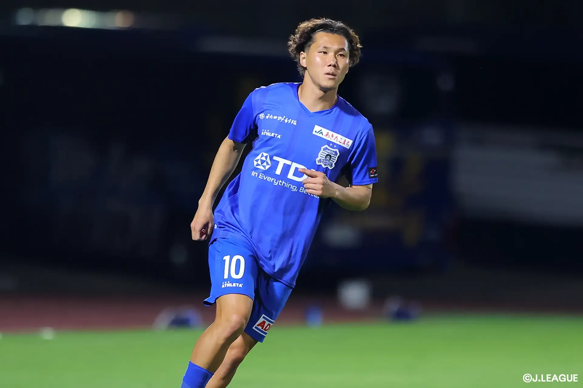 秋田よりMF石田が完全移籍加入【熊本】