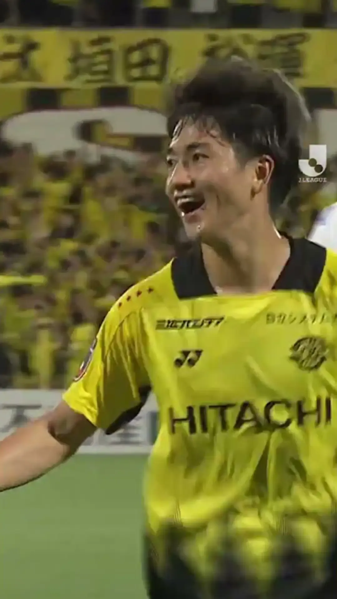 Yoshio Koizumi with a superb strike for Kashiwa Reysol