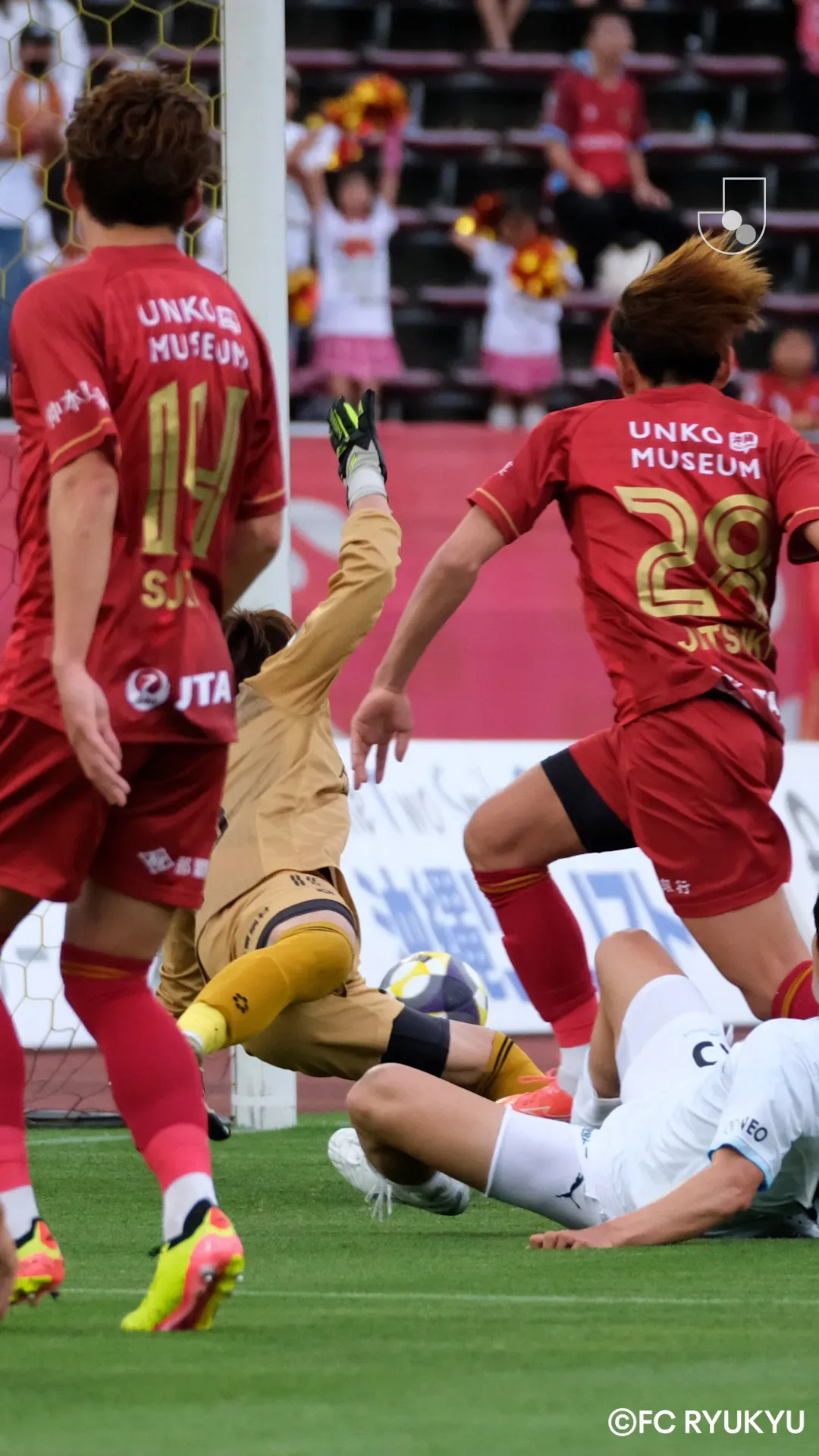 Huge Penalty Save from Hisaya Sato