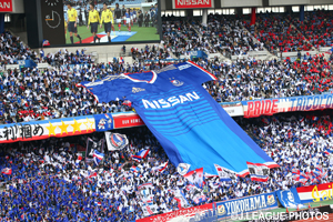 日産スタジアムで開幕戦独特の“ワクワク”を堪能
