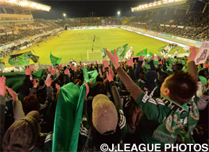 松本のホームスタジアムはサポーターとの一体感に包まれていた