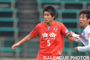 高校生ながらＪ２の舞台で活躍する野田選手（熊本）。