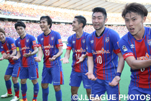 太田選手の良質なクロスでスタジアムは大いに沸く