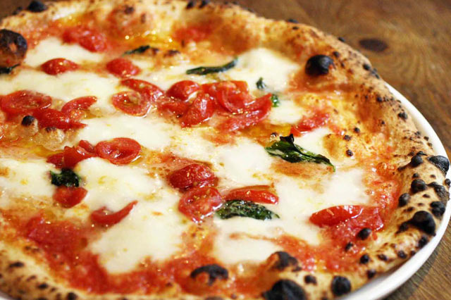 湘南完熟とまとのマルゲリータ