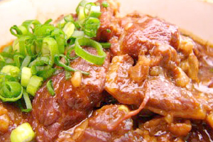 牛すじ煮込みごはん