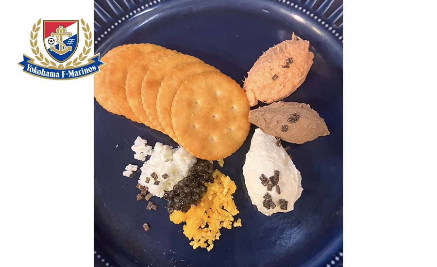 ルヴァンプライムクラッカーと世界三大珍味のカナッペ