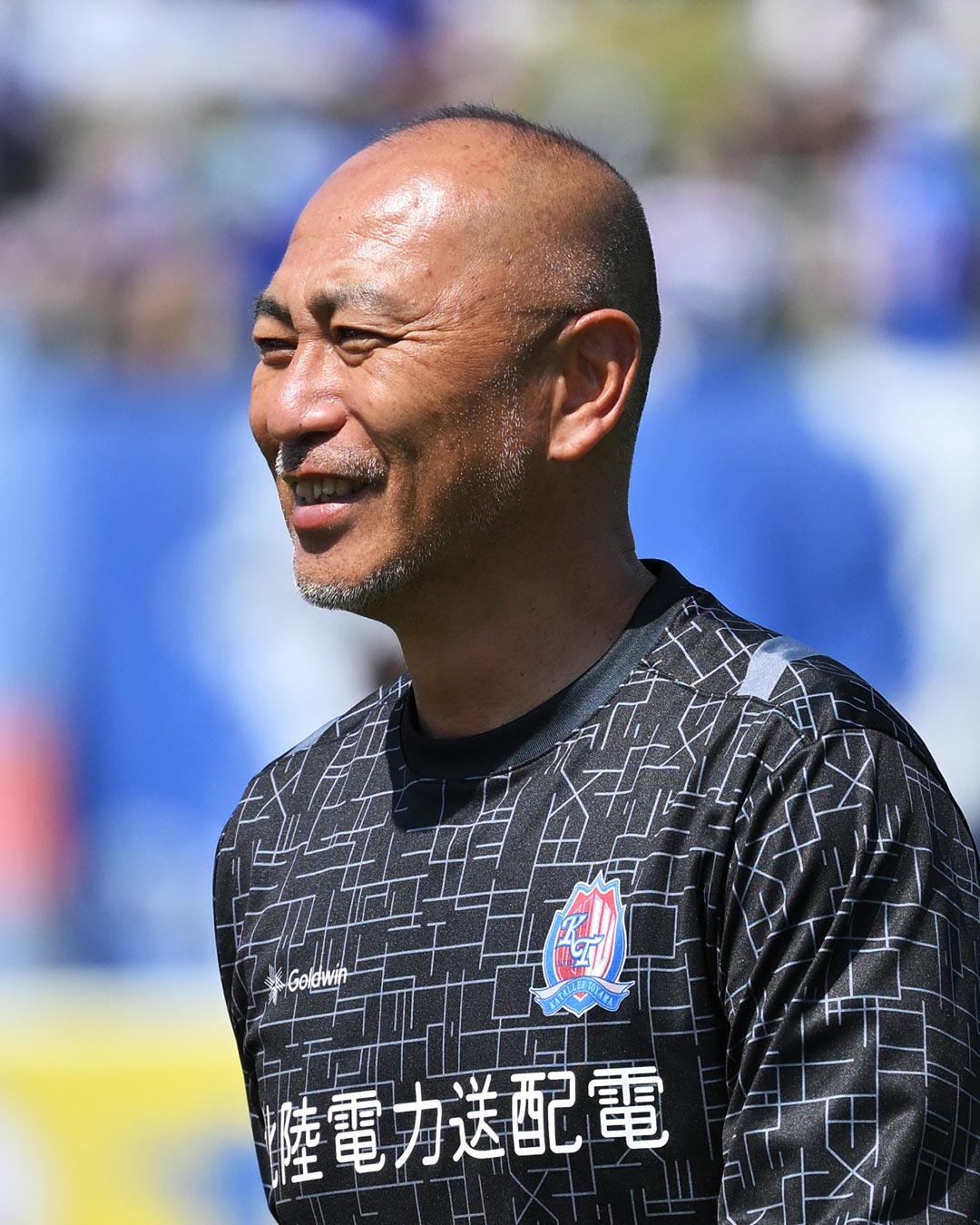 安達　亮