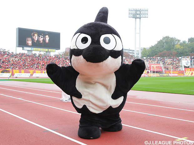 【名古屋】グランパスくんが開幕告知グリーティング活動を実施