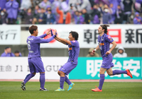 広島が甲府との開幕戦に快勝　佐藤、ドウグラスが勝利をもたらす