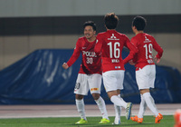 浦和、昇格組の湘南に逆転勝ち