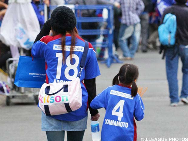 【甲府】5月10日の湘南戦で「母の日特別割引チケット」発売