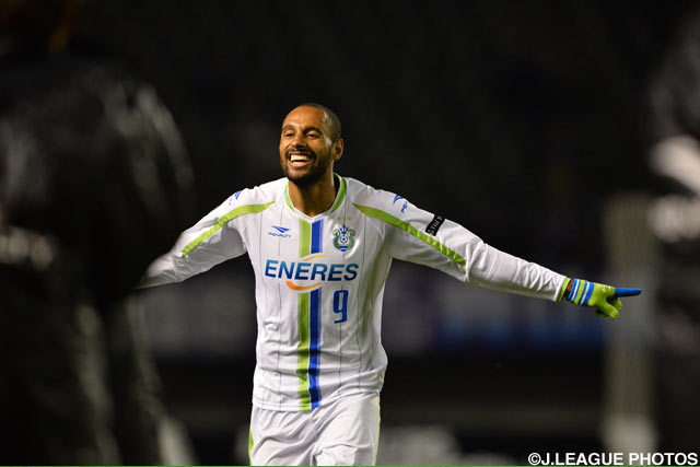 【ヤマザキナビスコカップ 予選リーグ 第3節】湘南がA組首位浮上　B組の名古屋は山形と乱戦の末ドロー