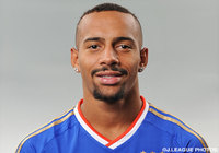 【横浜FM】「アデミウソン×NEWERAコラボキャップ」発売