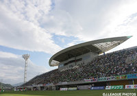 【明治安田Ｊ３ 第23節】鳥取vs藤枝が照明機器トラブルのためキックオフ遅延