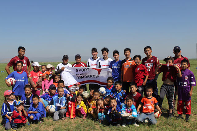 【Ｊリーグ】モンゴルの子どもたちにユニフォームを届けました！