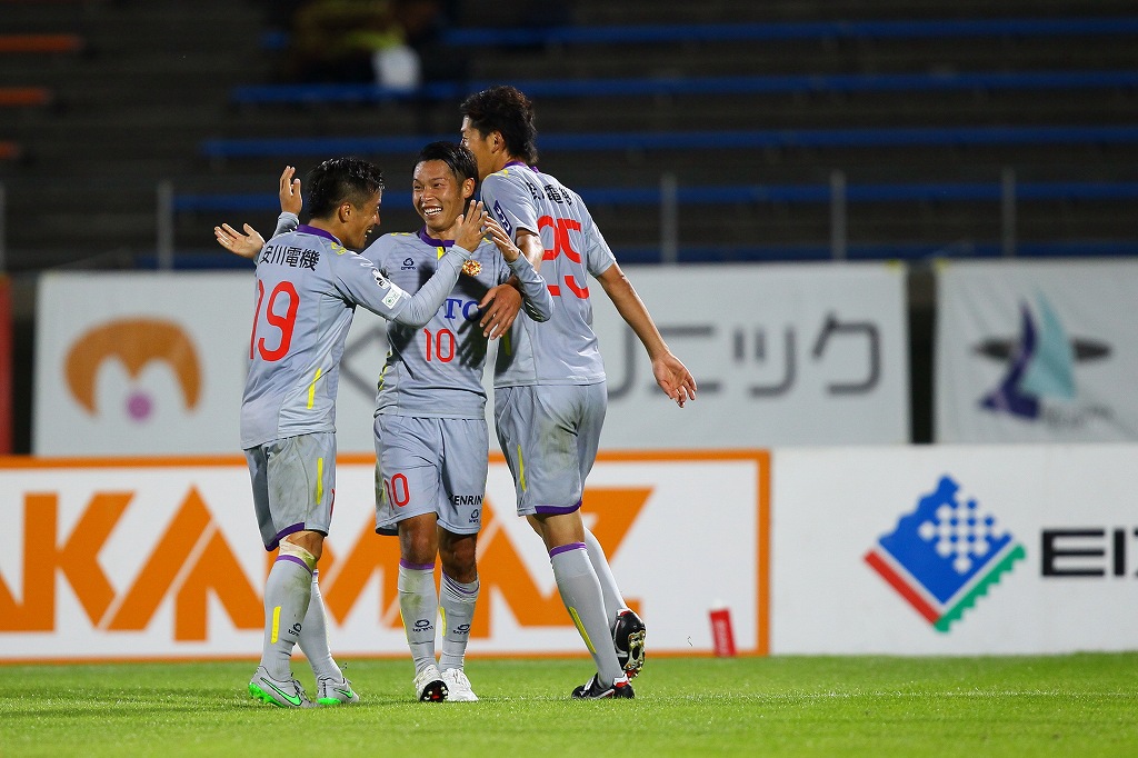 【サマリー：明治安田Ｊ２ 第38節】北九州、小手川のハットトリックで金沢を一蹴！