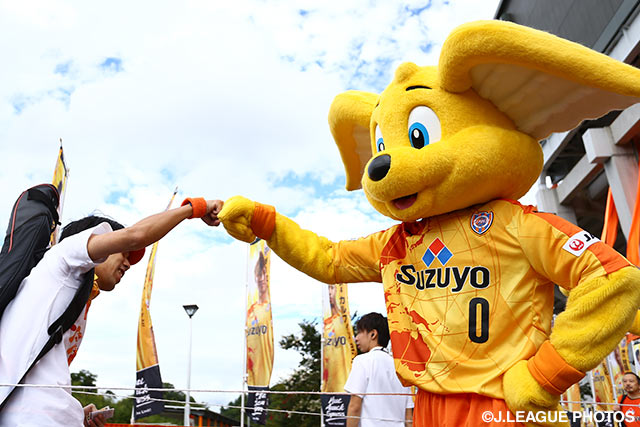 【清水】パルちゃんとオレンジウェーブが「アグリフェスタしみず」に参加