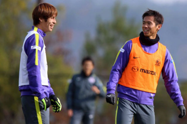 紅白戦では激しいプレーが繰り広げられたが、時折笑顔が見られるなど雰囲気は明るい（写真提供：紫熊倶楽部）