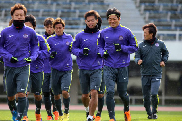  リラックスしたムードの中、前日練習が行われた。（写真提供：紫熊倶楽部）