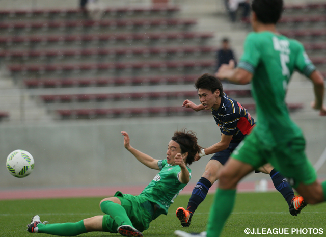 東京Ｖを下したFC東京が沖縄ラウンドの初代優勝チームに【レポート：ニューイヤーカップ 沖縄ラウンド】