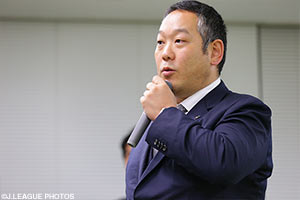 冒頭で挨拶を行う中村聡ＪＨＣ塾頭