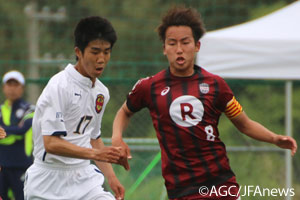 開幕2連敗の神戸U-18も神戸弘陵学園高校を下して初勝利を挙げている。